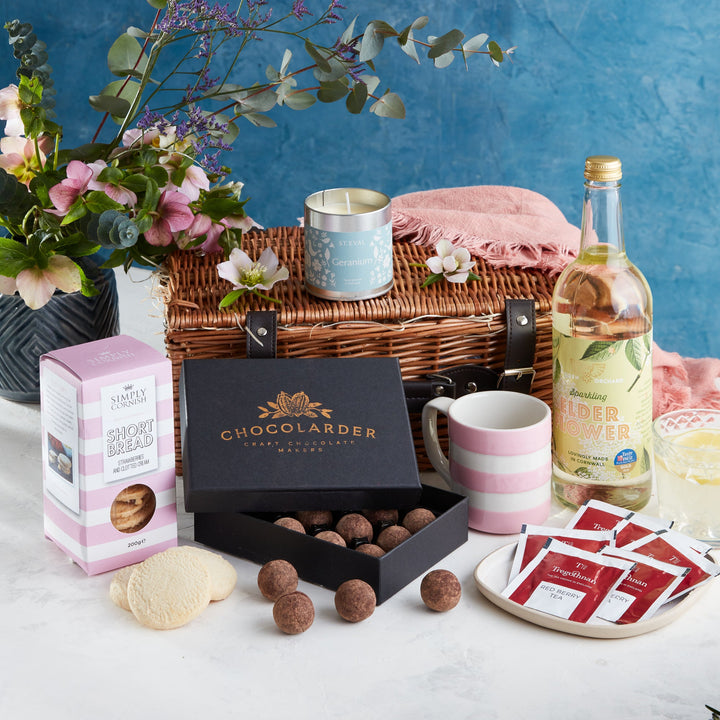 EW20220216_CornishFoodBox-V1-1x1-14MUMS.jpg?v=1647851156