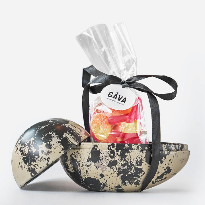Swedish_Reusable_Tin_Easter_Egg_with_Vegan_Pick_Mix_Style_Vaktel.jpg?v=1738661902