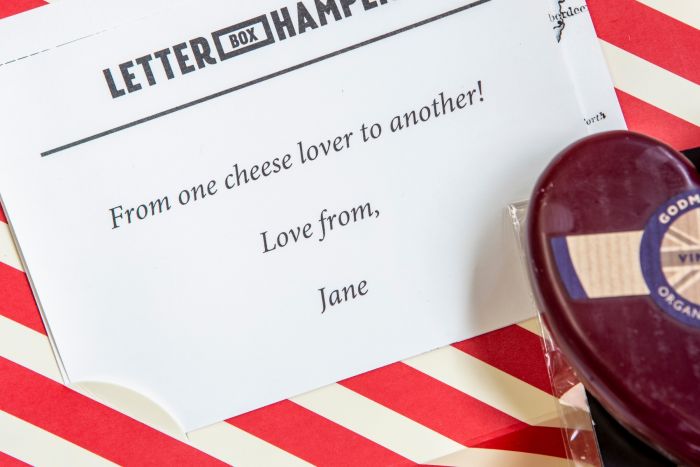cheese_hamper_with_gift_message_1_1.jpg?v=1737544593